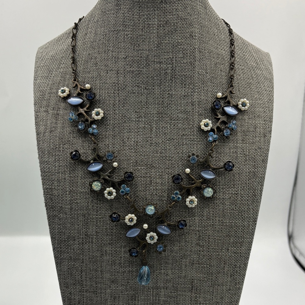 Avon Blue and Silver Floral Necklace